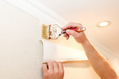 Pose de papier peint à Maraussan — revêtements muraux et toiles de verre